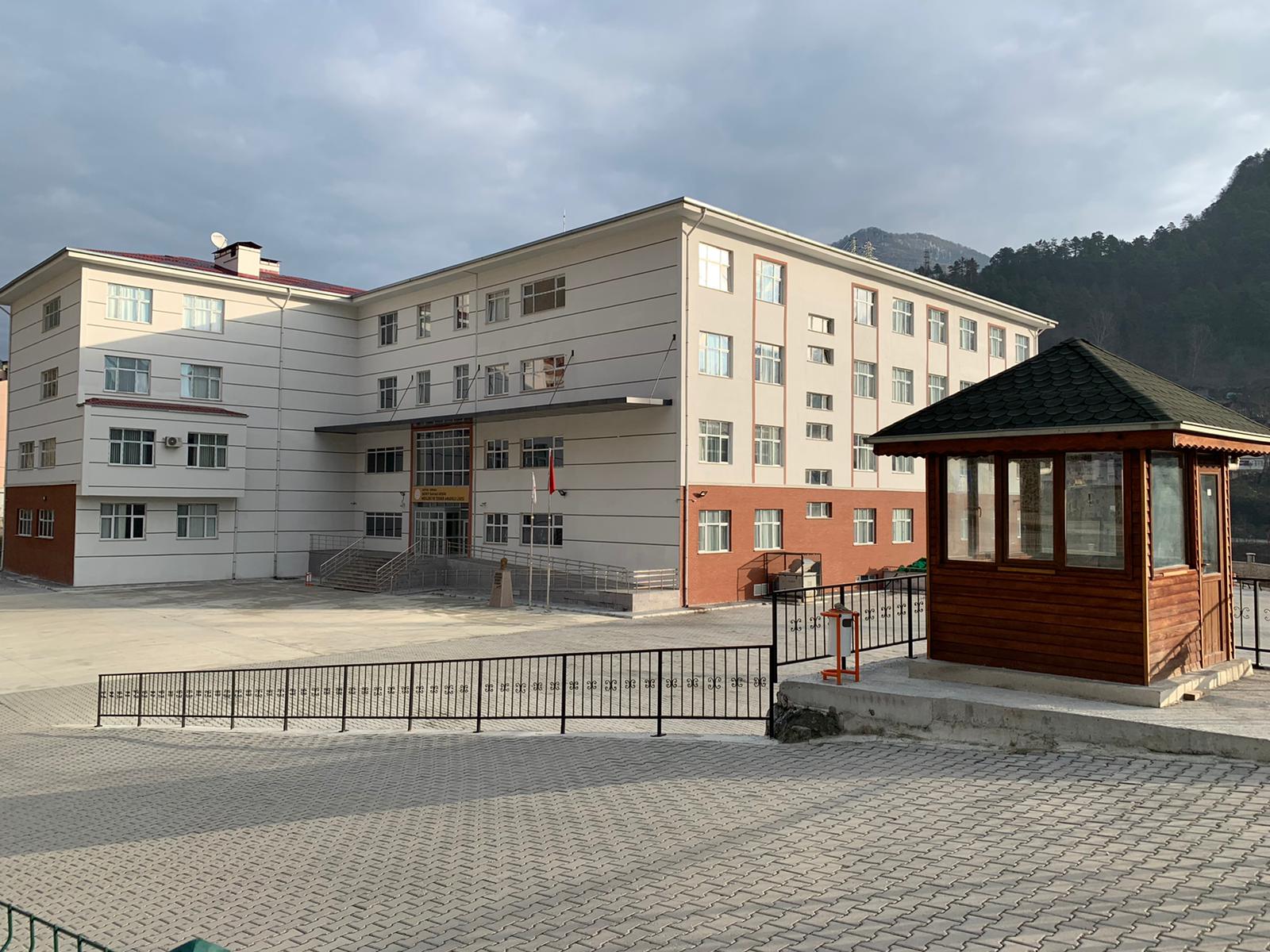 Savaş Gedik Anadolu Lisesi Borçka